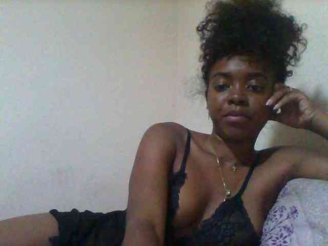 SexyFrenchDoll webcam