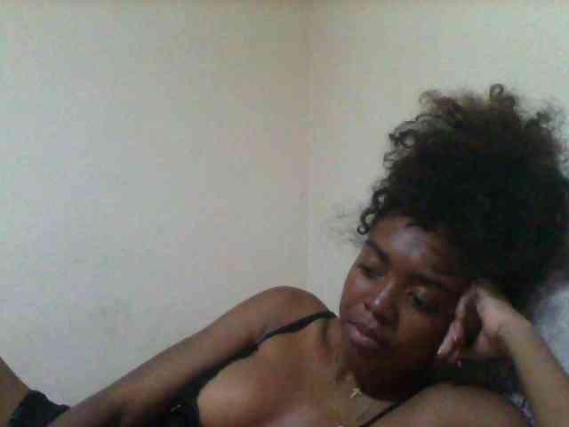 SexyFrenchDoll webcam