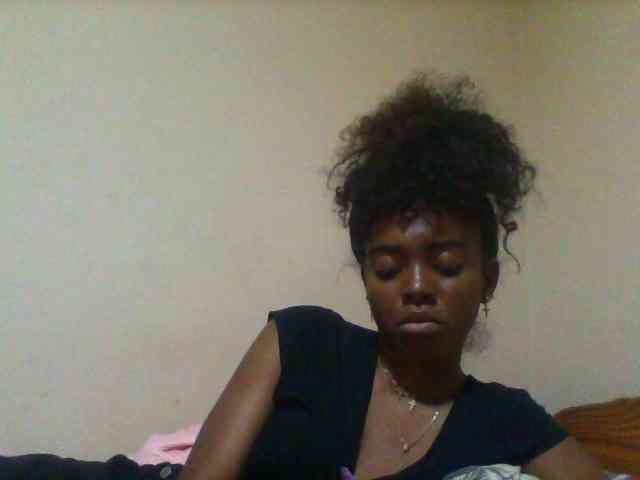 SexyFrenchDoll webcam