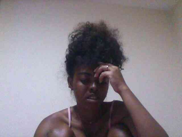 SexyFrenchDoll webcam