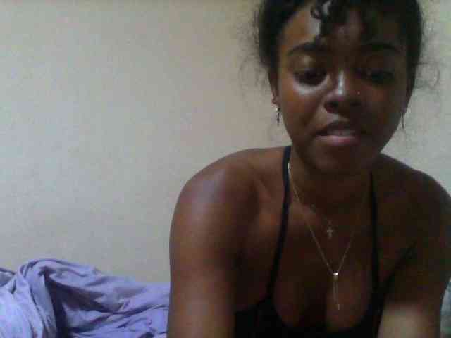 SexyFrenchDoll webcam