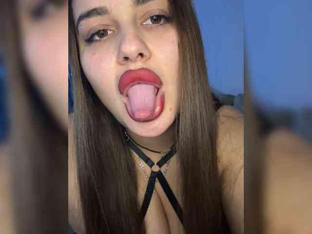 Sweetgirl31111 webcam