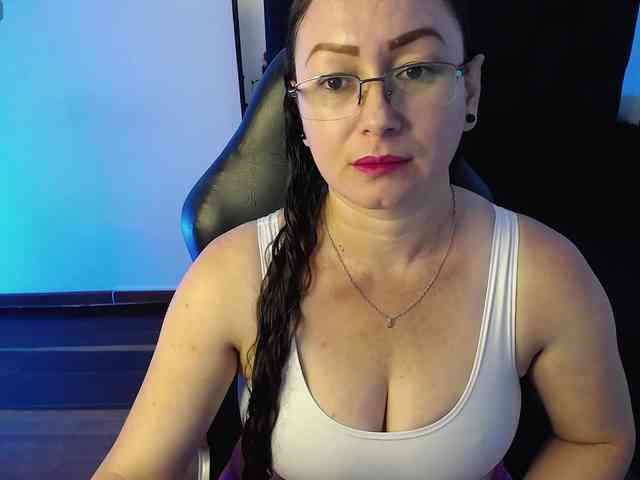 Milly-Sanchez webcam