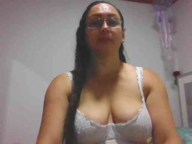 Milly-Sanchez webcam