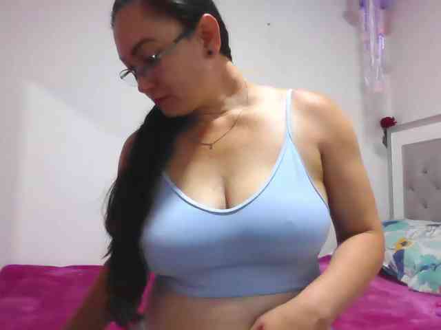 Milly-Sanchez webcam