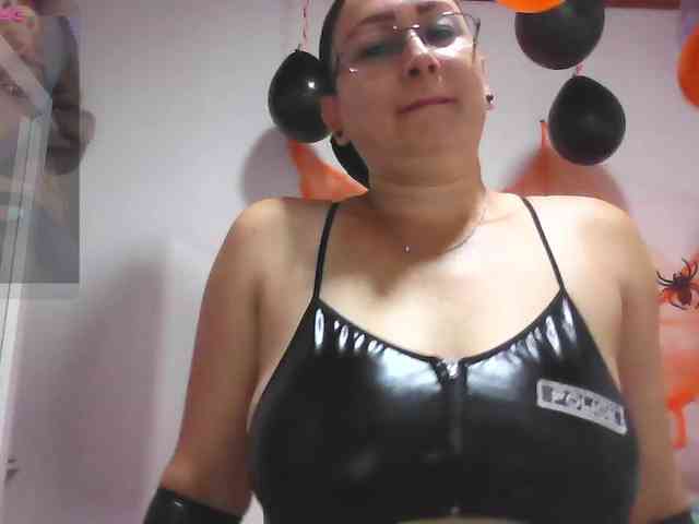 Milly-Sanchez webcam