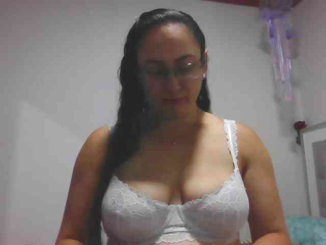 Milly-Sanchez webcam