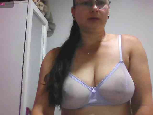 Milly-Sanchez webcam