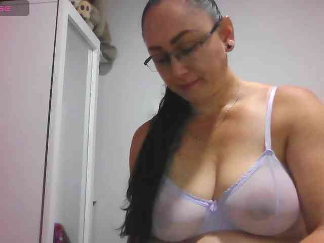 Milly-Sanchez webcam