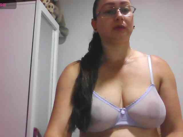 Milly-Sanchez webcam