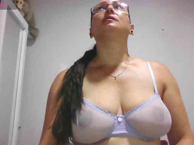 Milly-Sanchez webcam