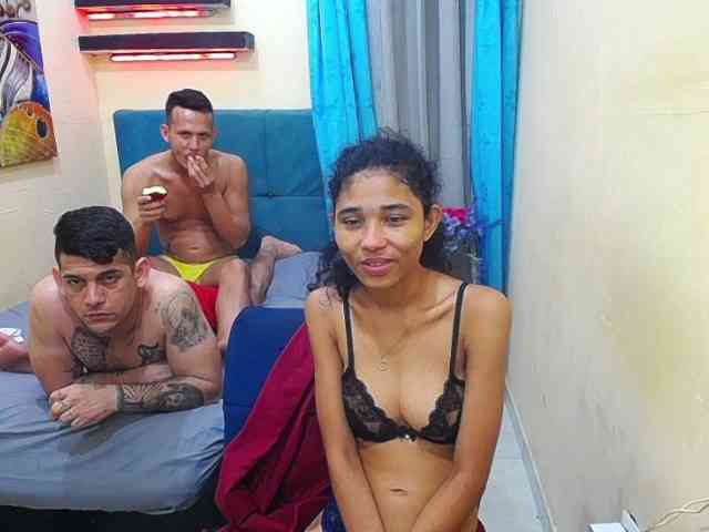 zarinabetifull webcam