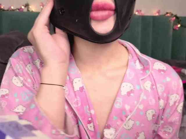 PrettyLilie webcam