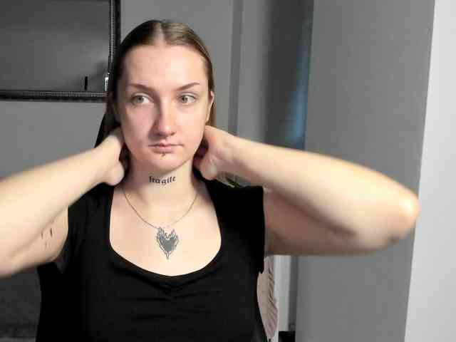 AlexaKisses webcam