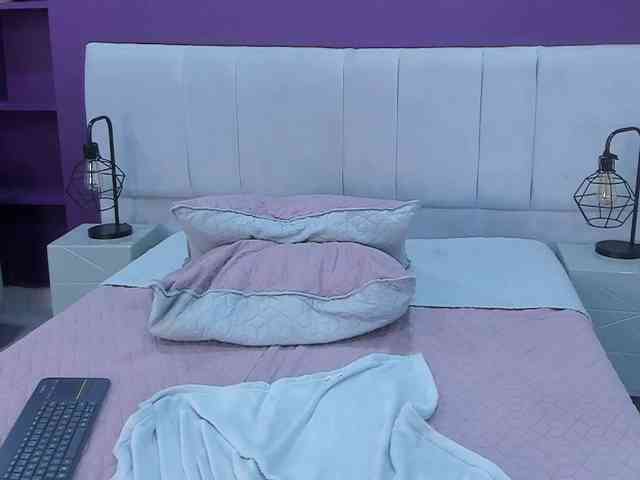 PamelaJohnsonn webcam