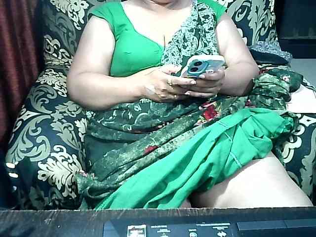 Indianbhabhimilf40 webcam