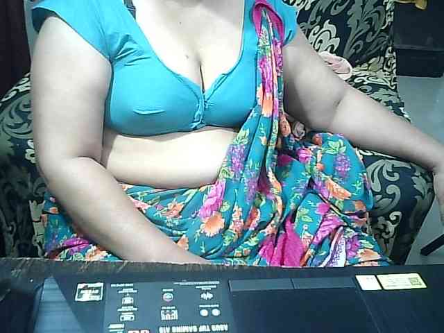 Indianbhabhimilf40 webcam