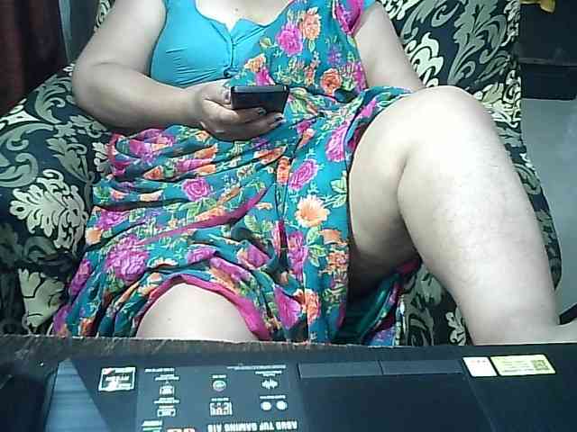 Indianbhabhimilf40 webcam