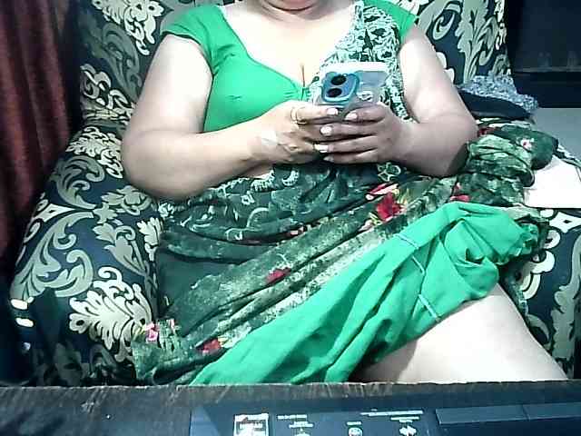 Indianbhabhimilf40 webcam