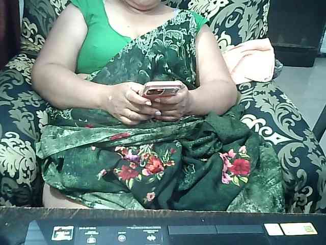 Indianbhabhimilf40 webcam
