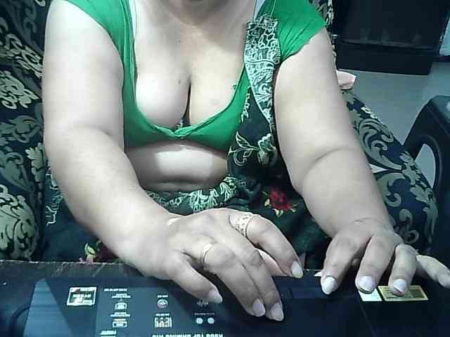 Indianbhabhimilf40 webcam
