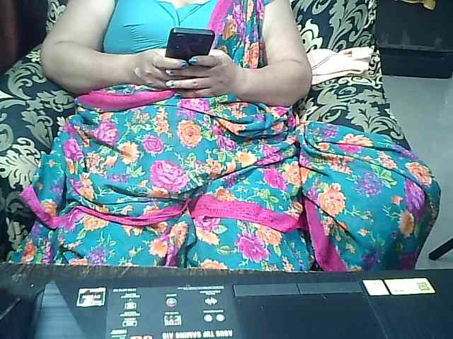 Indianbhabhimilf40 webcam