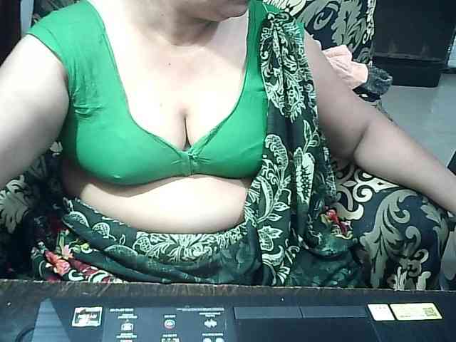Indianbhabhimilf40 webcam