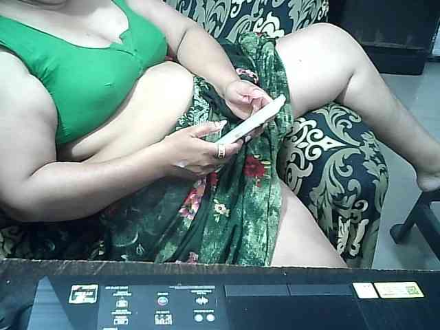 Indianbhabhimilf40 webcam