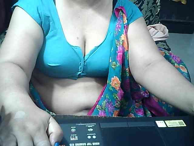 Indianbhabhimilf40 webcam