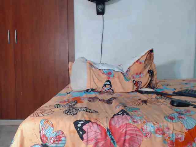 nicolle-sanders webcam