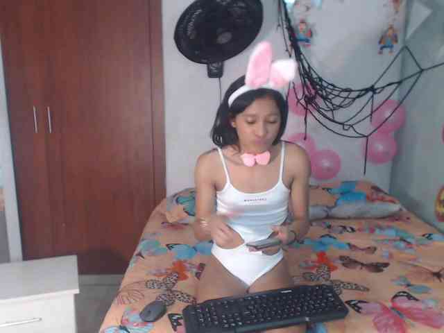 nicolle-sanders webcam