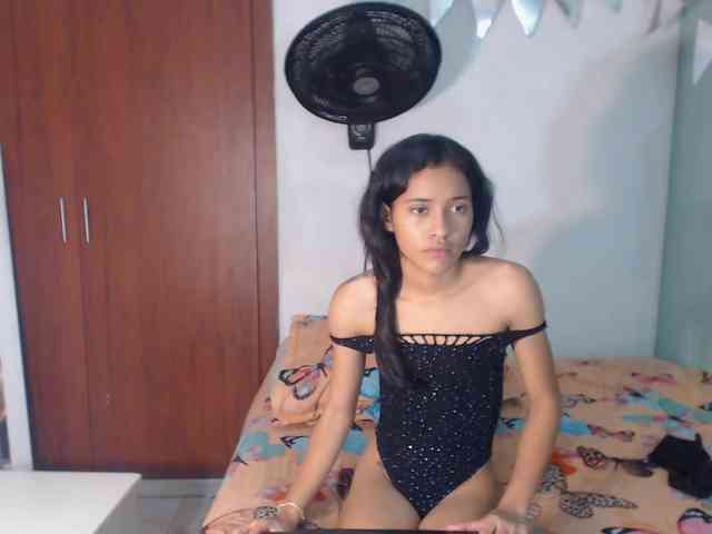 nicolle-sanders webcam