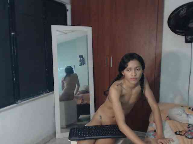 nicolle-sanders webcam