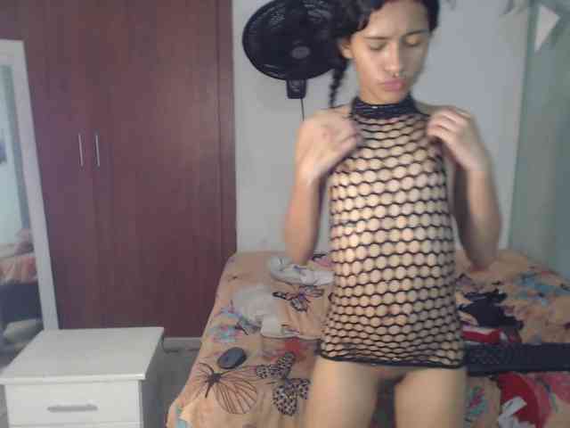 nicolle-sanders webcam