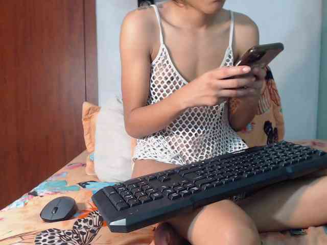 nicolle-sanders webcam