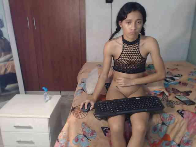 nicolle-sanders webcam