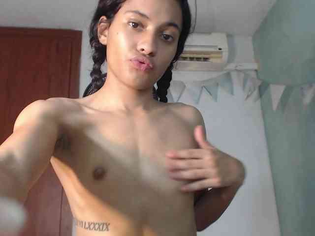 nicolle-sanders webcam