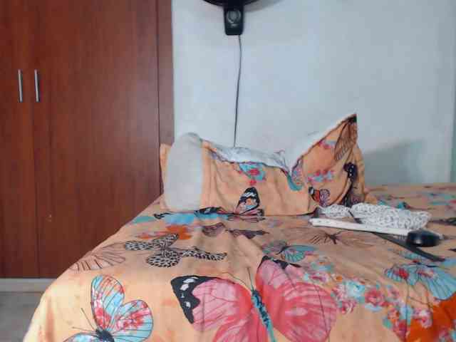 nicolle-sanders webcam