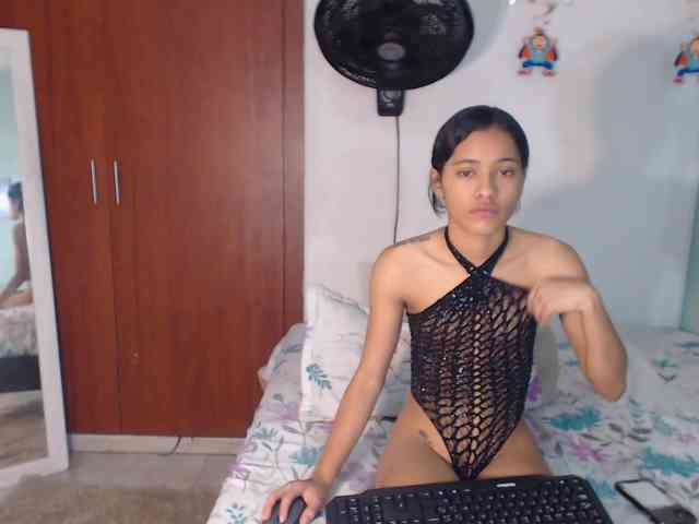 nicolle-sanders webcam