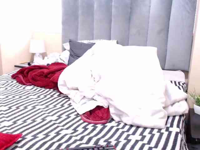 JUICYBOOBS36DD webcam