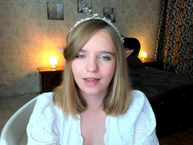 LunaCosplay webcam
