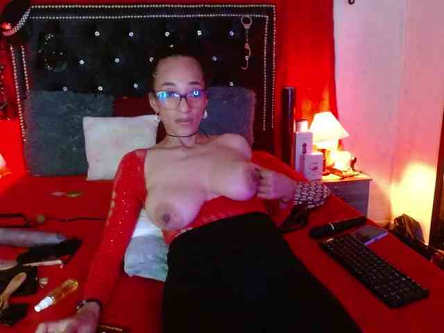 Ameliemartinez webcam