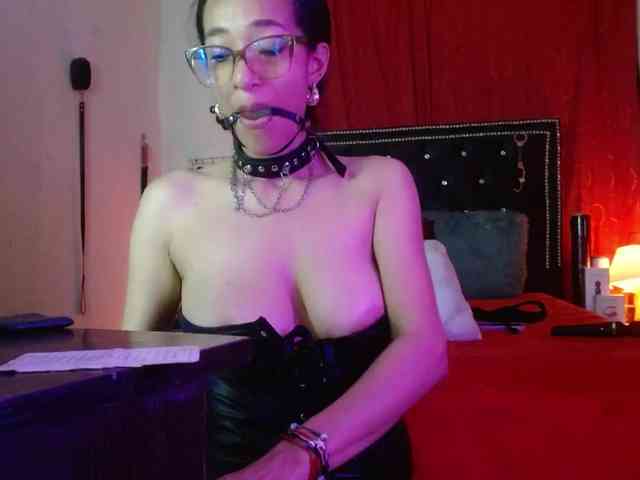 Ameliemartinez webcam