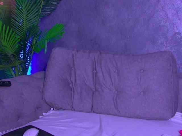 MiriamJo webcam