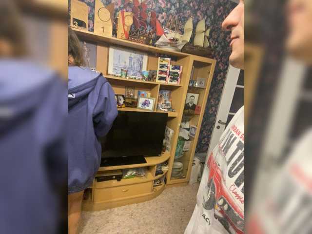 Entra en el chat con el modelo And-Liziantus And-Liziantus