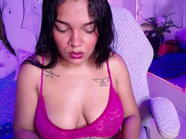 chloe-tgn webcam