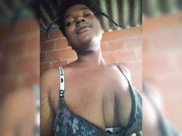 EmiliAddams webcam