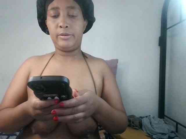 Browneyesxx webcam