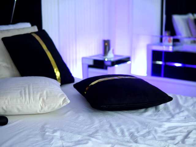 Entrez le videochat erotique avec le
modèle MistyWooods MistyWooods