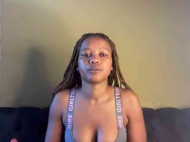 SexyBaddie webcam